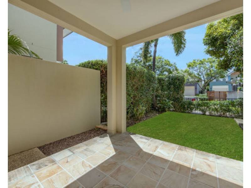 2074/1 The Vistas Drive, Carrara QLD 4211