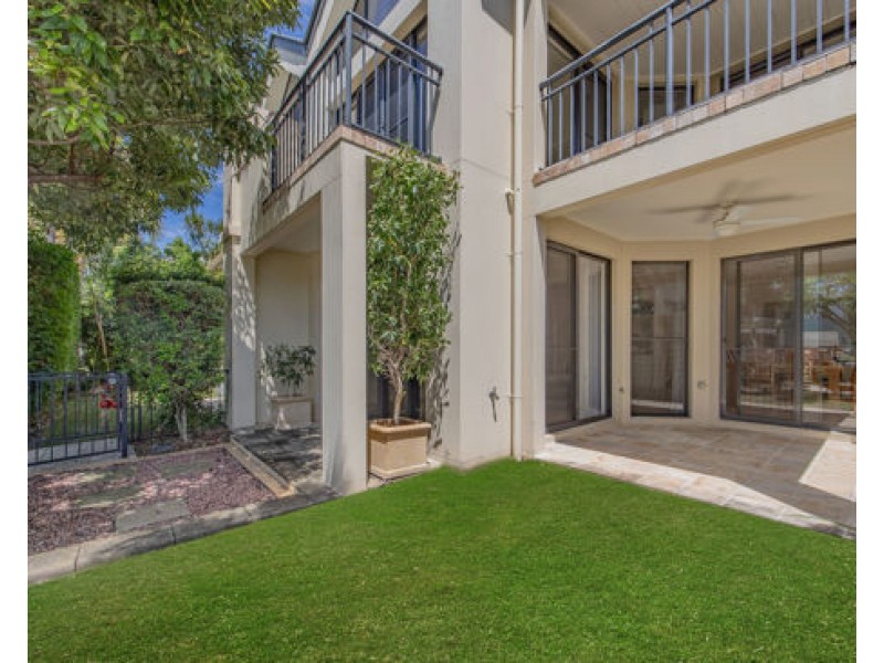 2074/1 The Vistas Drive, Carrara QLD 4211