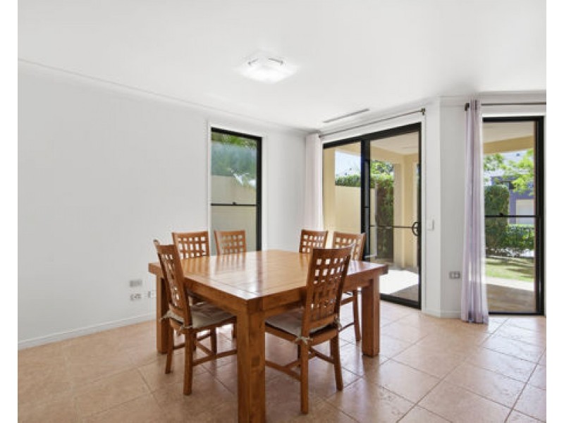 2074/1 The Vistas Drive, Carrara QLD 4211