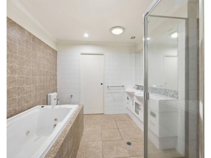 2074/1 The Vistas Drive, Carrara QLD 4211