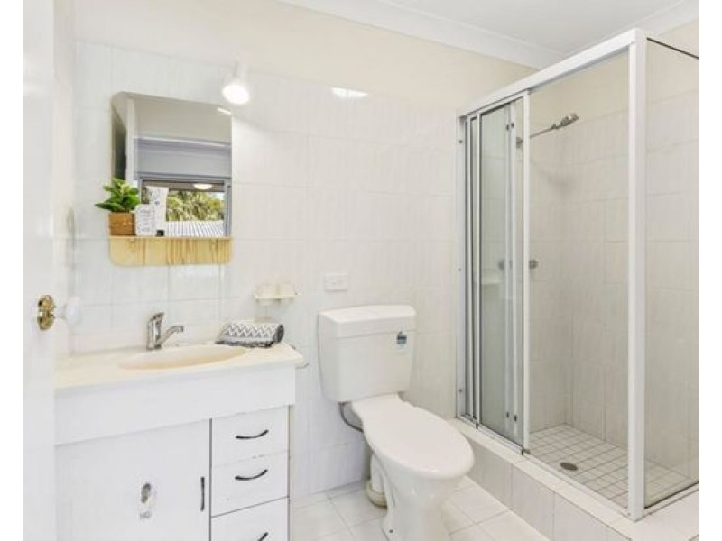 Unit 2 116 Sir Fred Schonell Drive, St Lucia QLD 4067