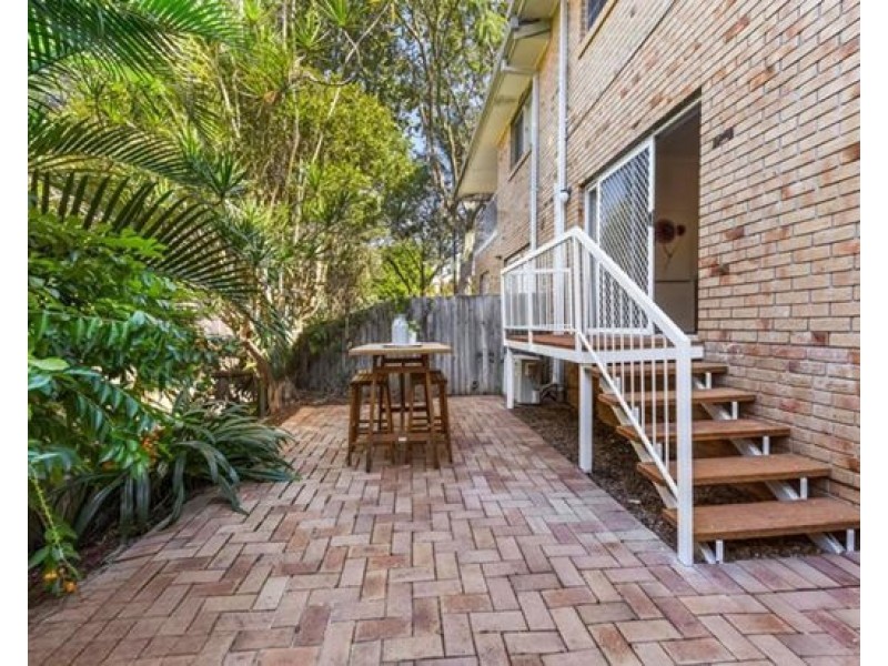 Unit 2 116 Sir Fred Schonell Drive, St Lucia QLD 4067