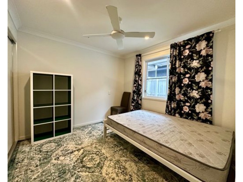 12 Parkland Avenue, Arundel QLD 4214