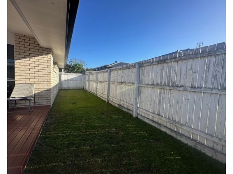 12 Parkland Avenue, Arundel QLD 4214