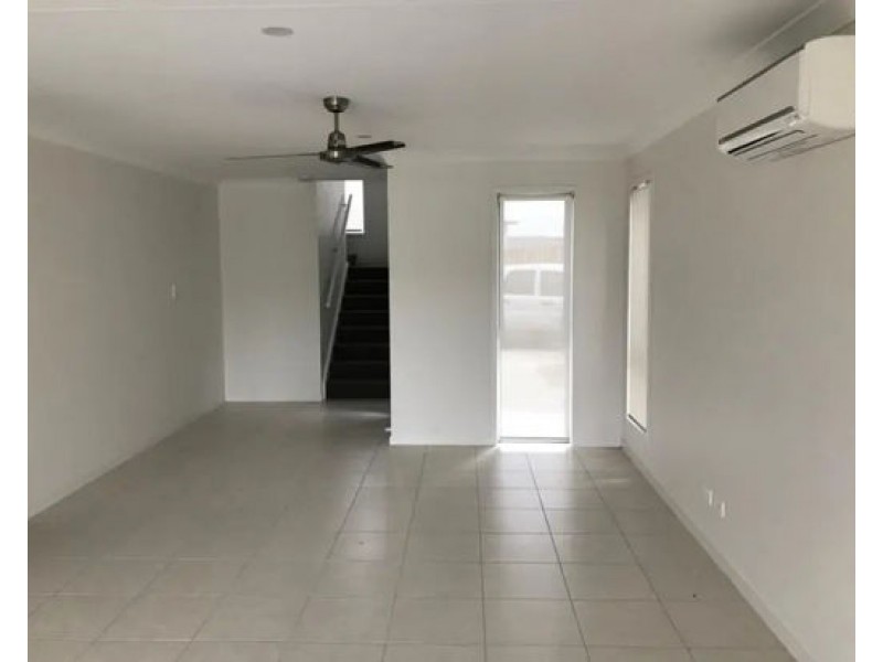 2/9 Daniels Lane, Yarrabilba QLD 4207