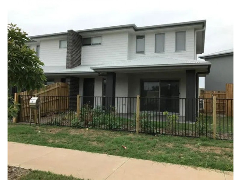 2/9 Daniels Lane, Yarrabilba QLD 4207