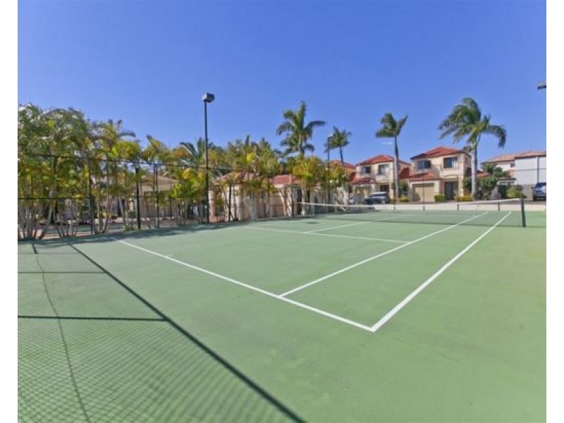 27/74 Plaza Street, Wynnum West QLD 4178