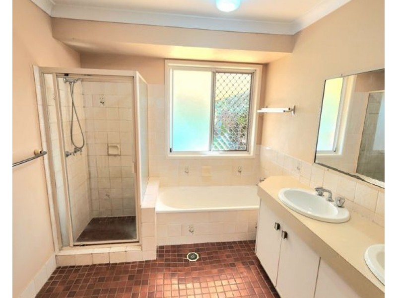 9 Tapioca Street, Eight Mile Plains QLD 4113