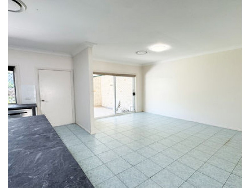 39 Captain Cook Close, Arundel QLD 4214