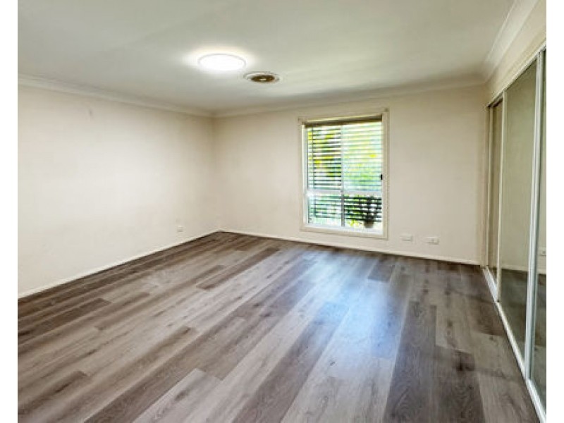 39 Captain Cook Close, Arundel QLD 4214