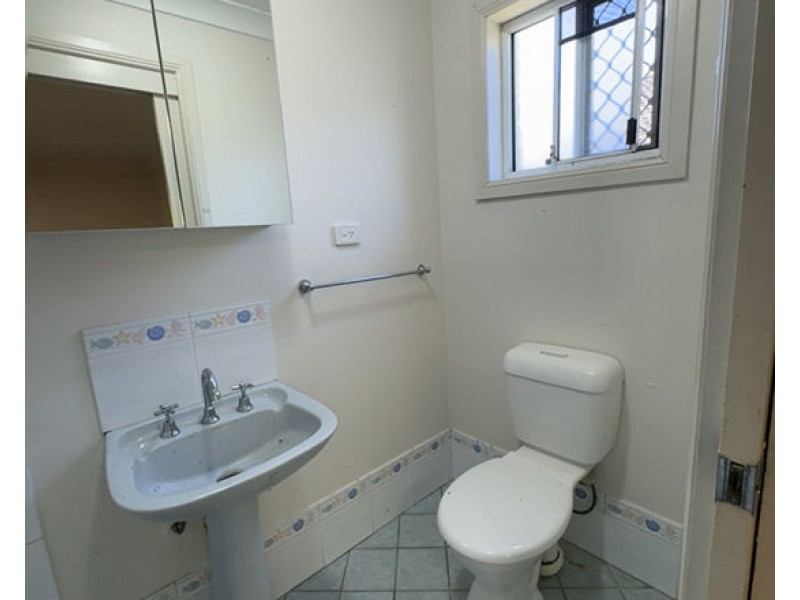 39 Captain Cook Close, Arundel QLD 4214