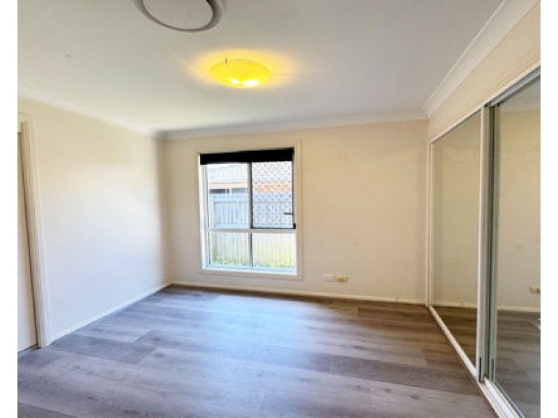 39 Captain Cook Close, Arundel QLD 4214