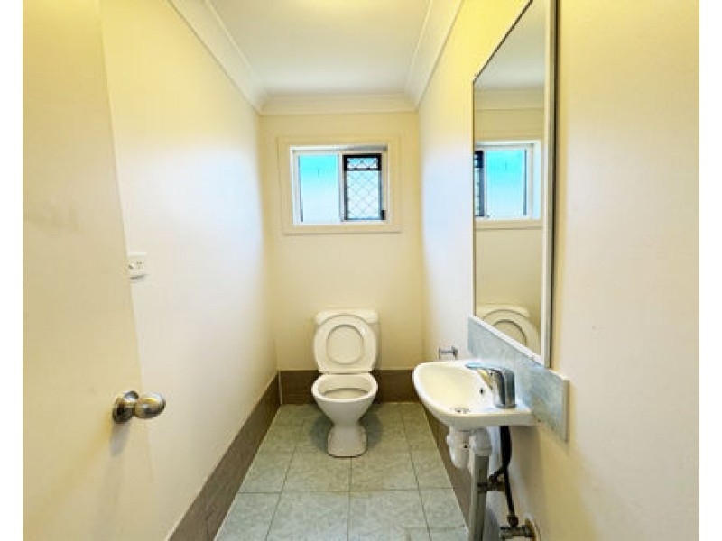 39 Captain Cook Close, Arundel QLD 4214