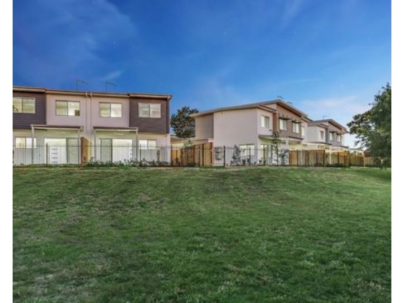 31/111 Leitchs Road South, Albany Creek QLD 4035