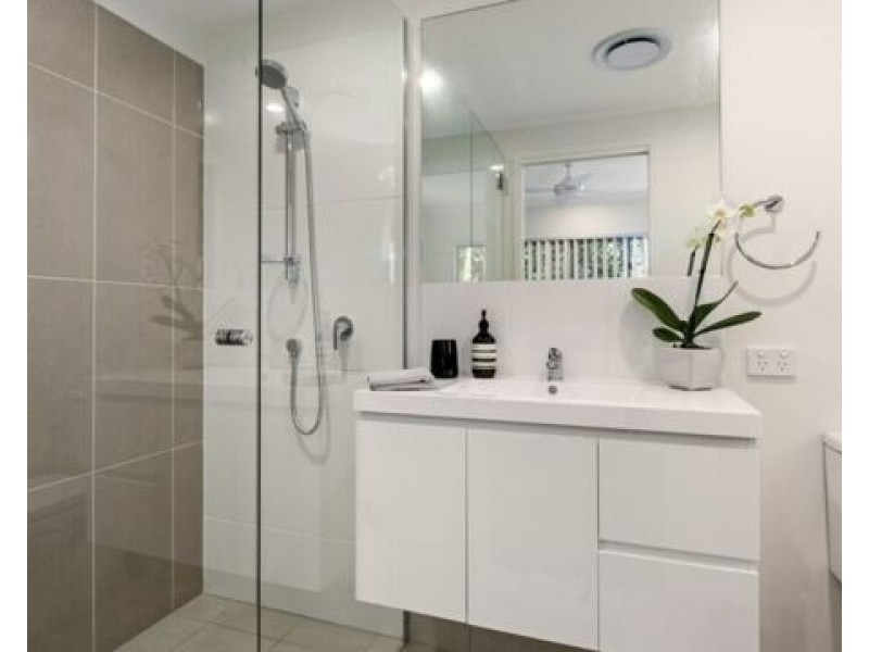 6 6-10 Wattle St, Yorkeys Knob QLD 4878