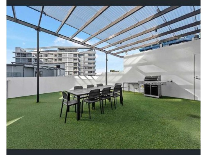 221/24 Wyatt Street, Newstead QLD 4006