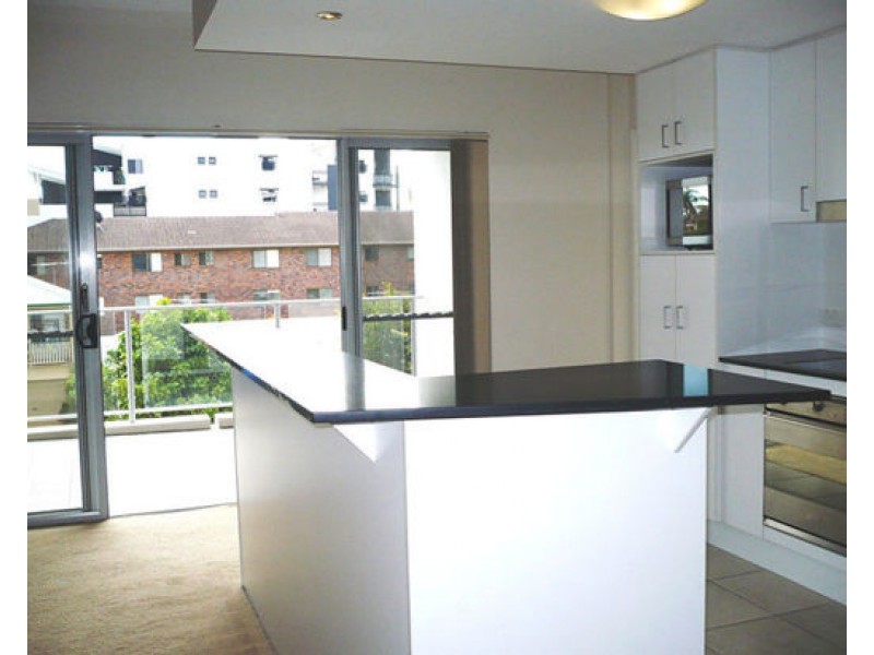 24/1 MCNAUGHTON STREET, Redcliffe QLD 4020