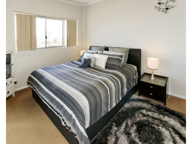 24/1 MCNAUGHTON STREET, Redcliffe QLD 4020