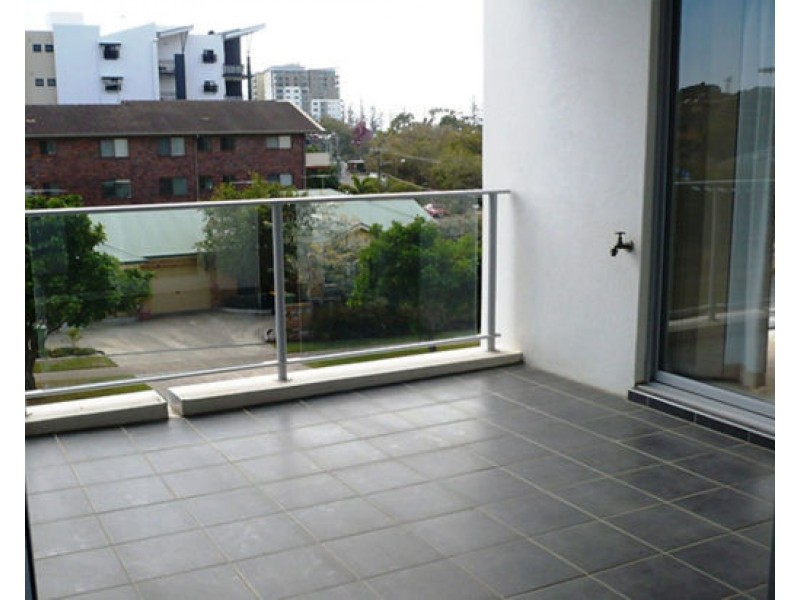 24/1 MCNAUGHTON STREET, Redcliffe QLD 4020