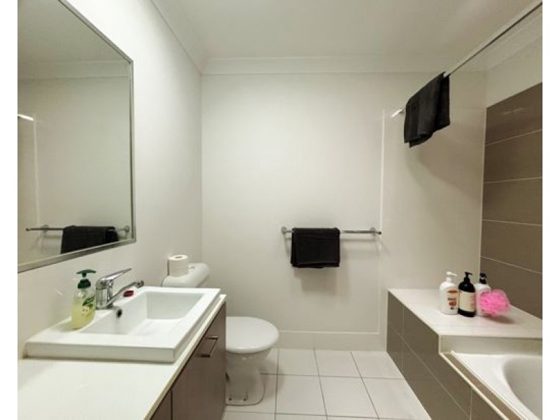 27/40 Old Logan Road, Gailes QLD 4300