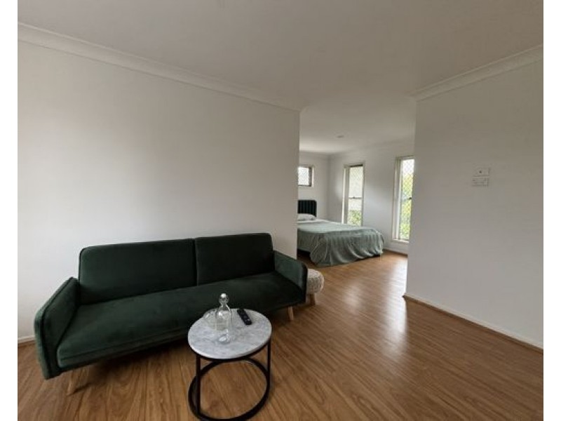 2/40 Old Logan Road, Camira QLD 4300