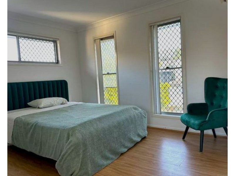 2/40 Old Logan Road, Camira QLD 4300