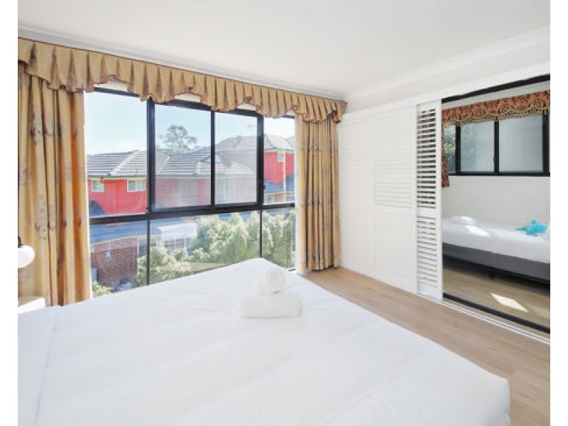 1/68 Armadale Street, St Lucia QLD 4067