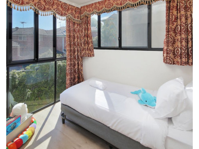 1/68 Armadale Street, St Lucia QLD 4067