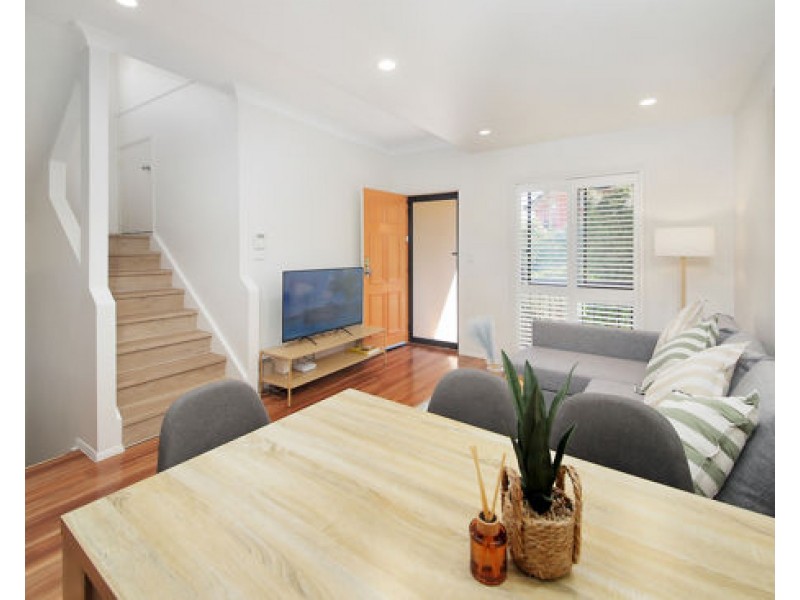 1/68 Armadale Street, St Lucia QLD 4067