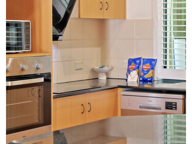 1/68 Armadale Street, St Lucia QLD 4067