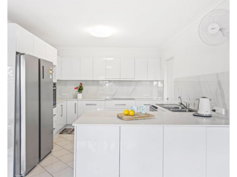 70 Tamworth Drive, Helensvale QLD 4212