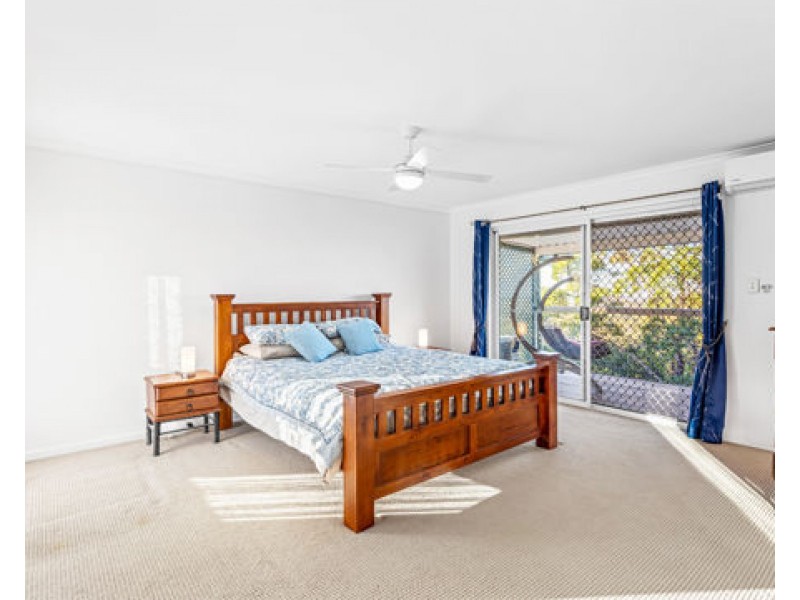 70 Tamworth Drive, Helensvale QLD 4212