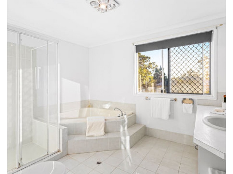 70 Tamworth Drive, Helensvale QLD 4212