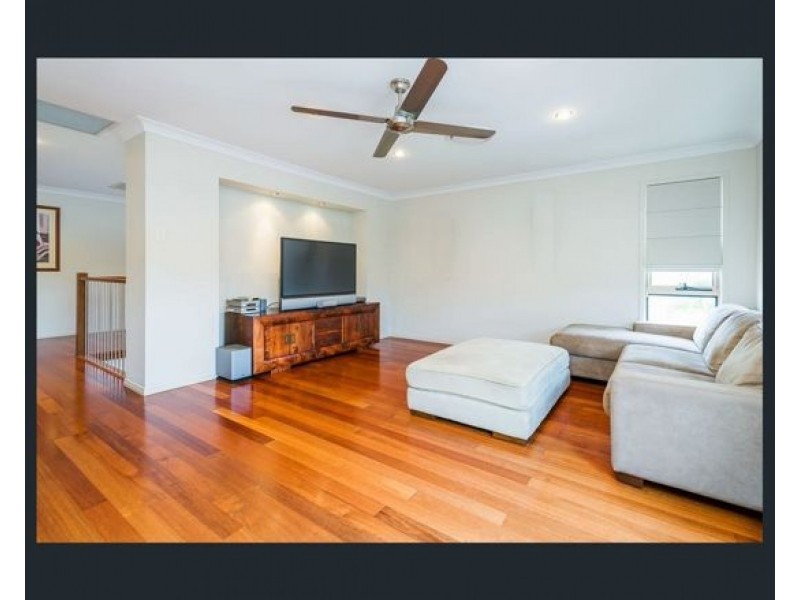 2 Giardino Lane, Varsity Lakes QLD 4227