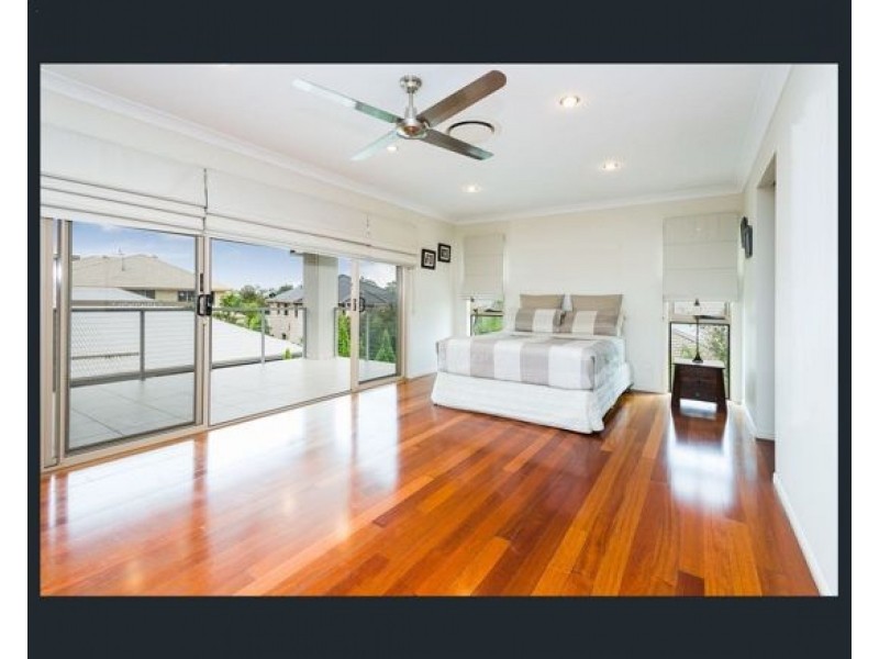 2 Giardino Lane, Varsity Lakes QLD 4227