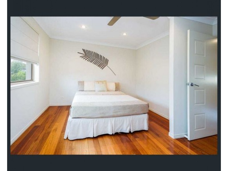 2 Giardino Lane, Varsity Lakes QLD 4227