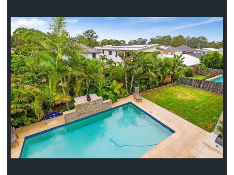 2 Giardino Lane, Varsity Lakes QLD 4227