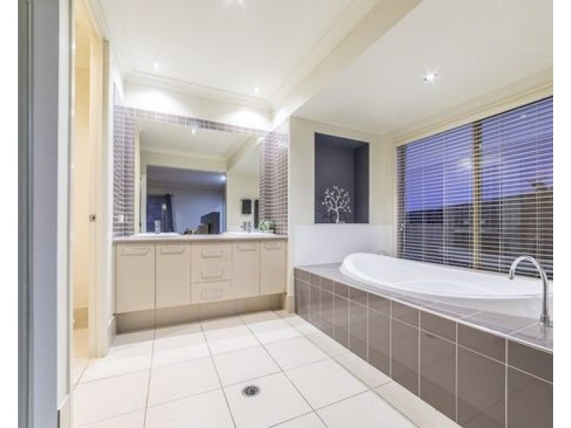 40 NIGHTJAR DRIVE, Upper Coomera QLD 4209