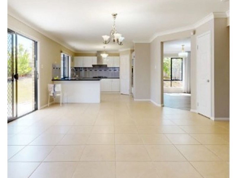 28 Injune Cct, Calamvale QLD 4116