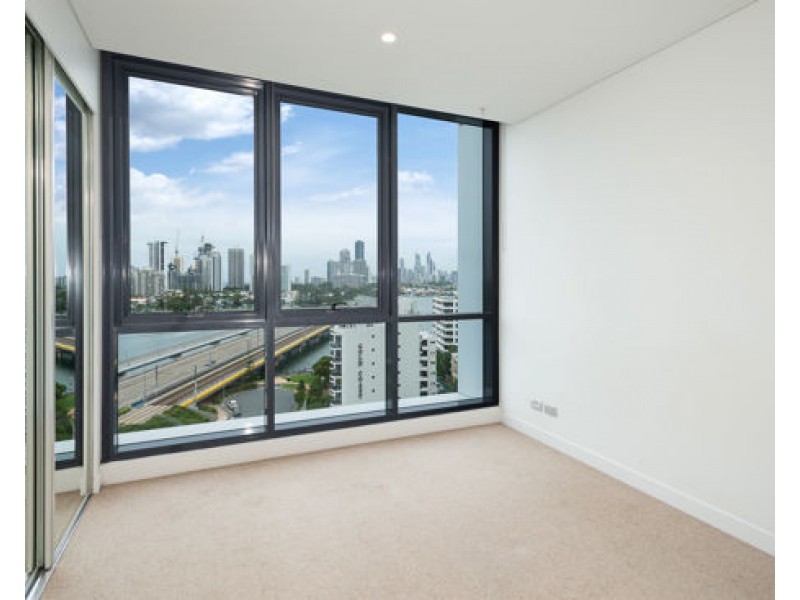 1009/2 Como Crescent, Southport QLD 4215