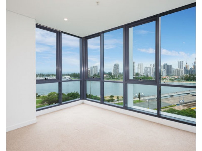 1009/2 Como Crescent, Southport QLD 4215