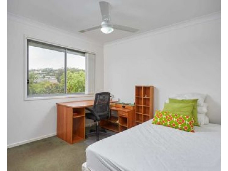 9/131 McAuley Parade, Pacific Pines QLD 4211