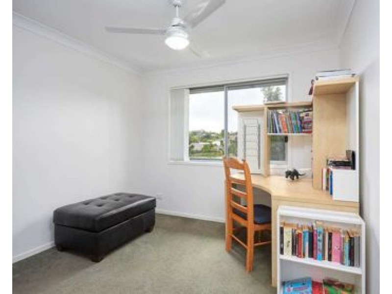 9/131 McAuley Parade, Pacific Pines QLD 4211