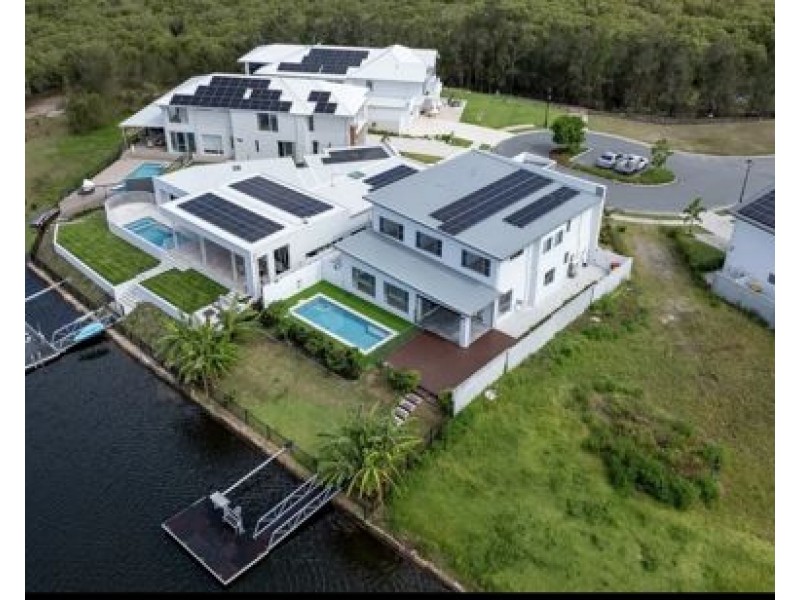 196 Lake Serenity Boulevard, Helensvale QLD 4212