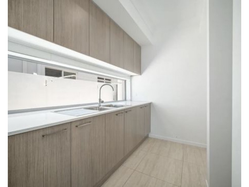 196 Lake Serenity Boulevard, Helensvale QLD 4212