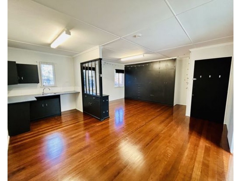 32 Mayrene Street, Carina QLD 4152