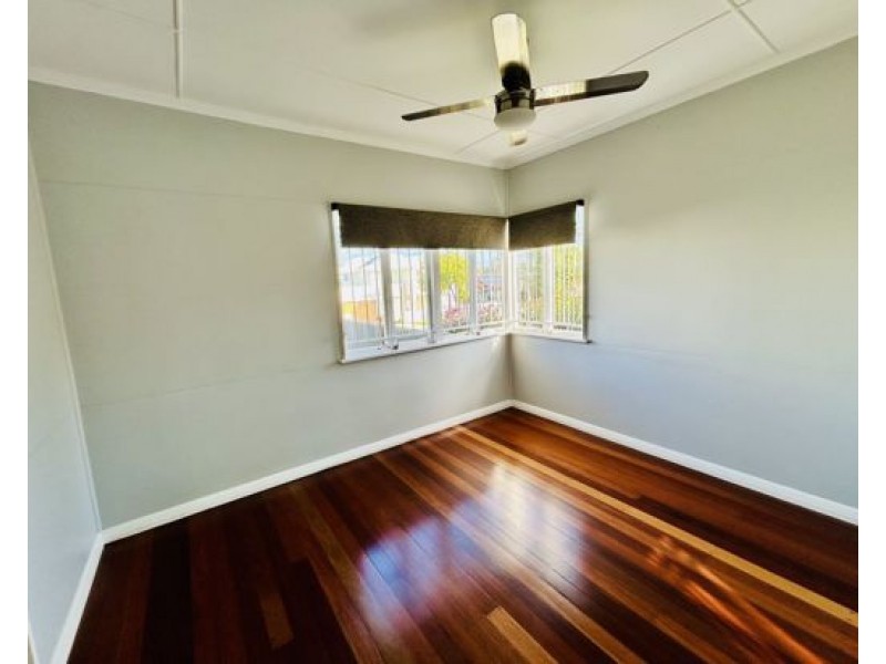 32 Mayrene Street, Carina QLD 4152