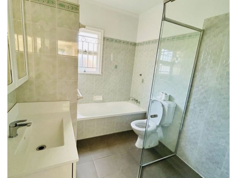 32 Mayrene Street, Carina QLD 4152