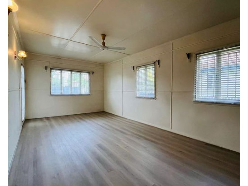 74 Rosedale S, Coopers Plains QLD 4108