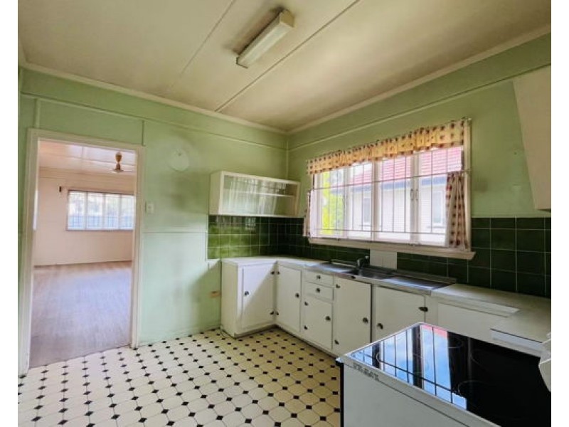 74 Rosedale S, Coopers Plains QLD 4108